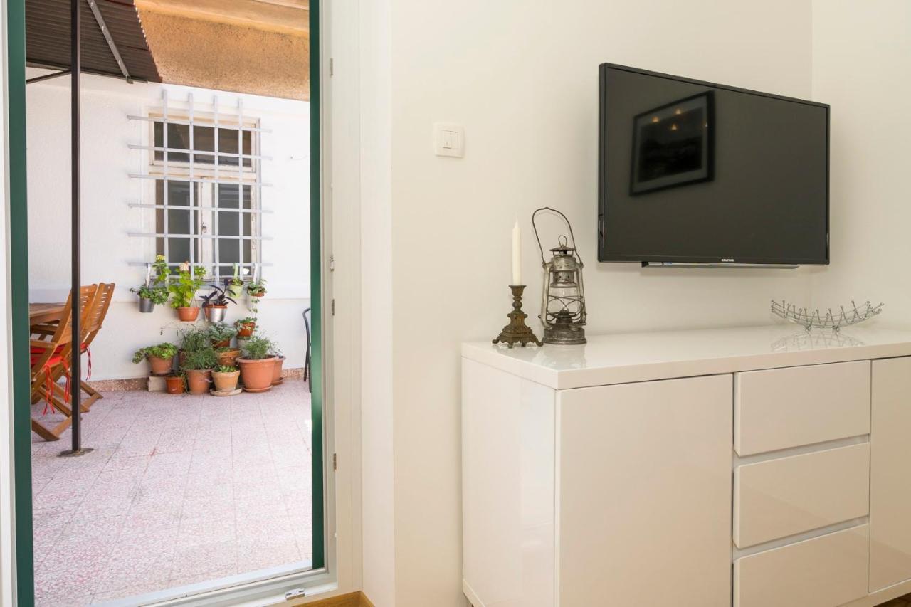 Classy W Terrace In The Heart Of