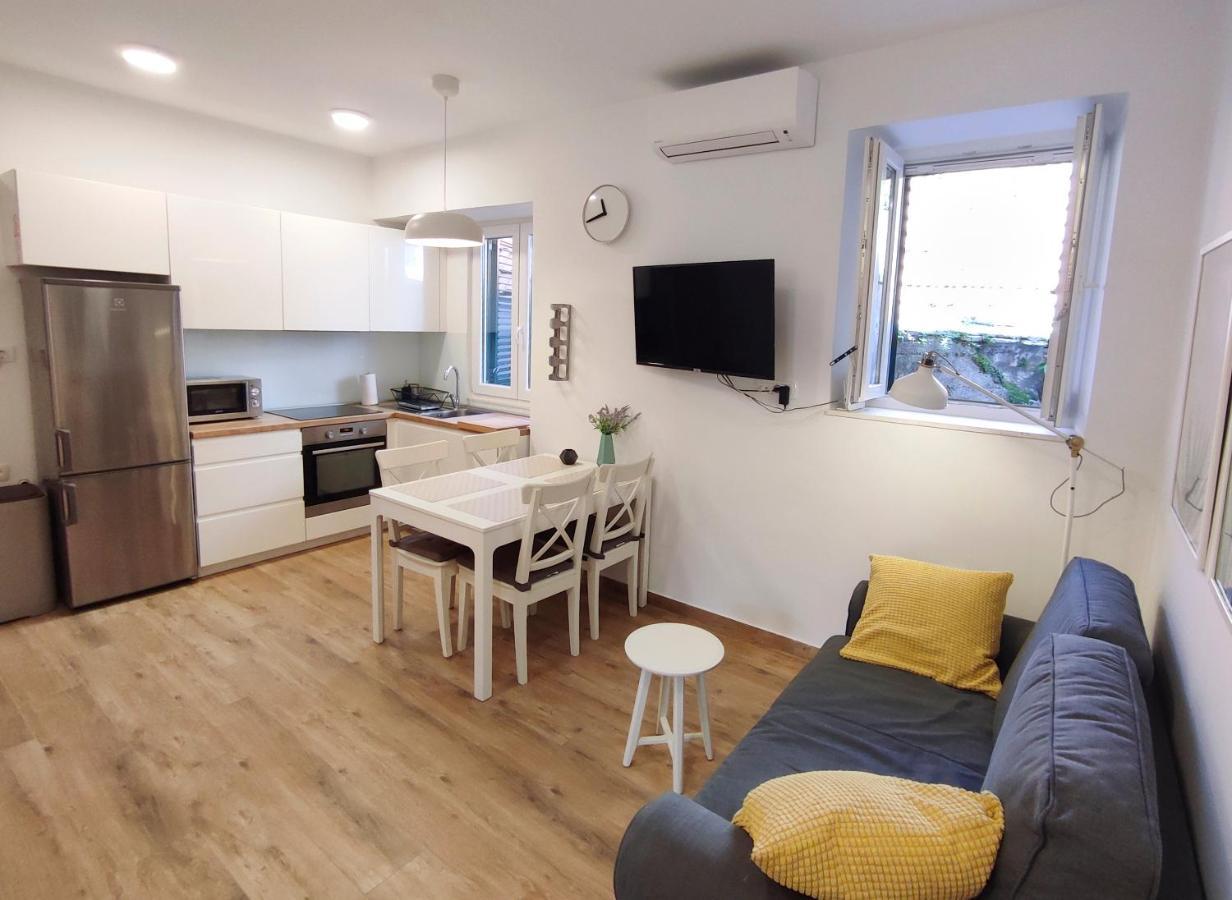 Lilly Apartment