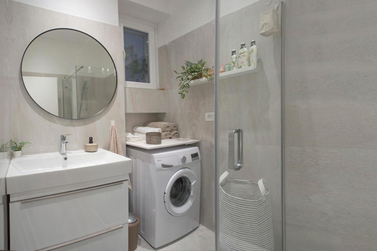 L&s Superior With Balcony And Parking - Excellent Location Within Walking Distance Of Diocletian's Palace And Bacvice Apartment Split