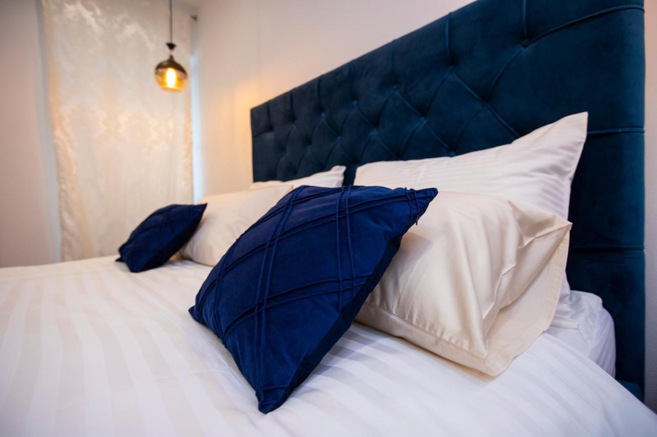 Apartment Ideal #1 *