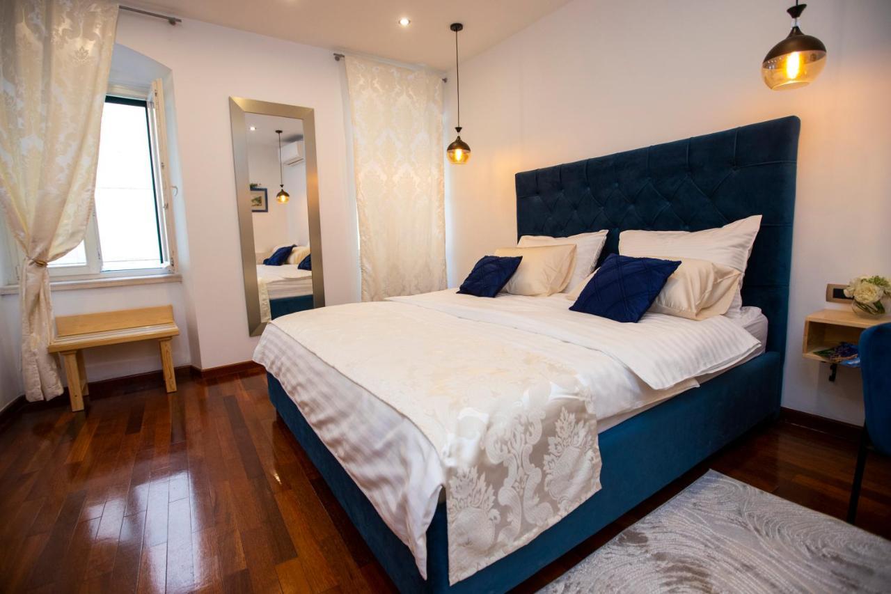 Apartment Ideal #1 Split