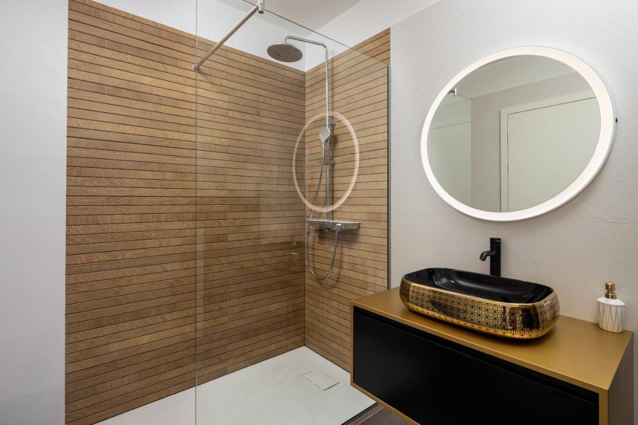 Luxury Azure Apartment *