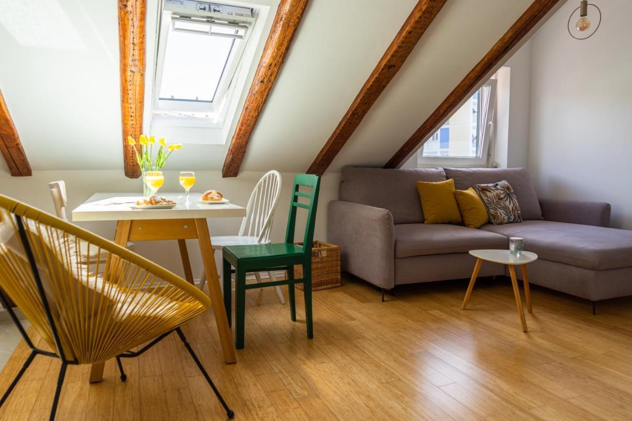 Apartment Cool Attic Marina