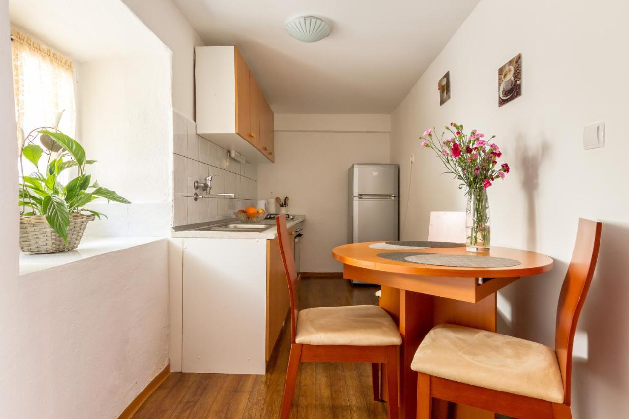 Bernard Old Town Apartment