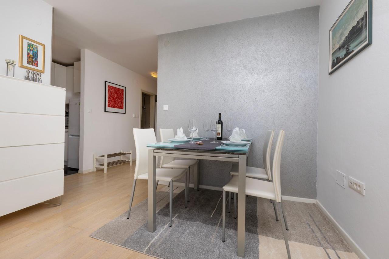 Saluti Near Old Town With Sea View&parking Apartment