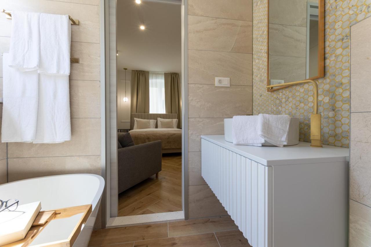 Palace Luxury Apartment