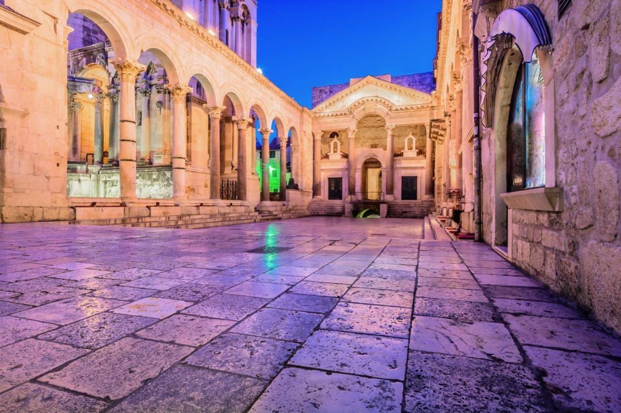Saluti Near Old Town With Sea View&parking Split