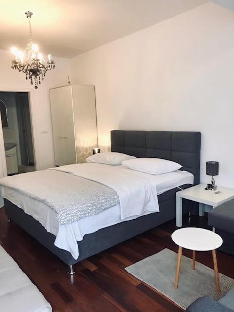 Lana 1 Guest house *