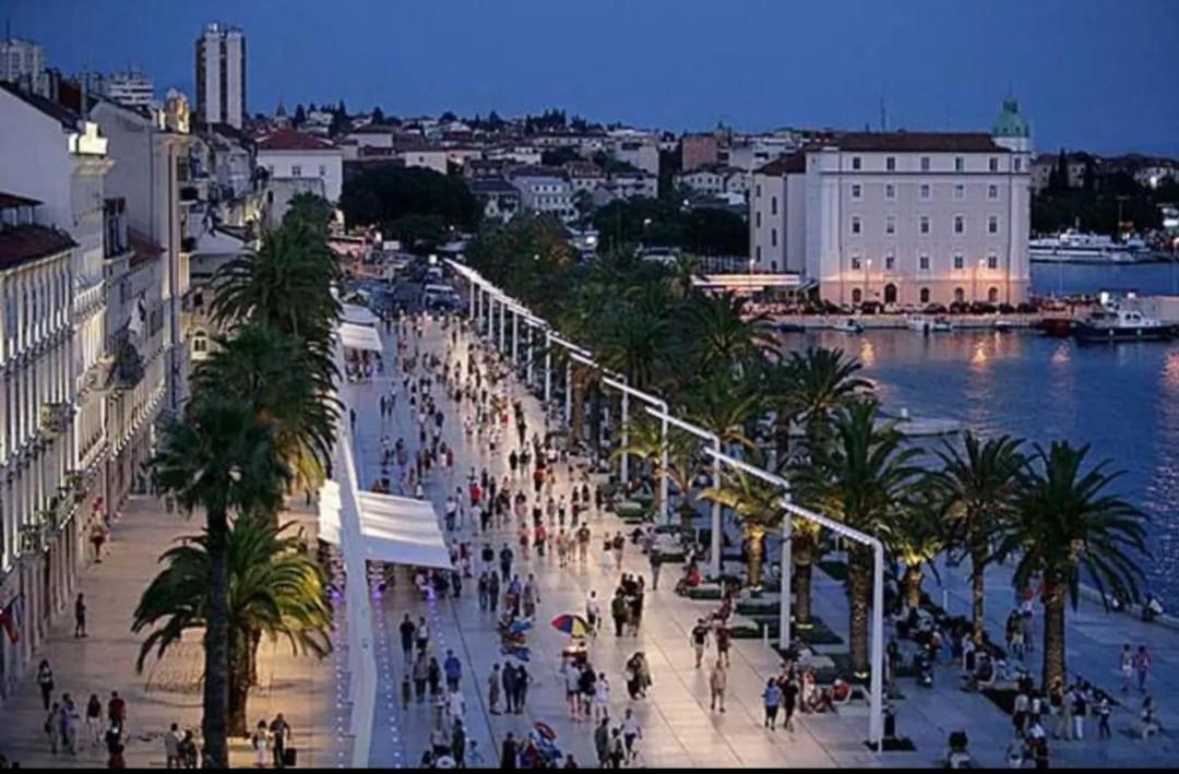 Joli * Split