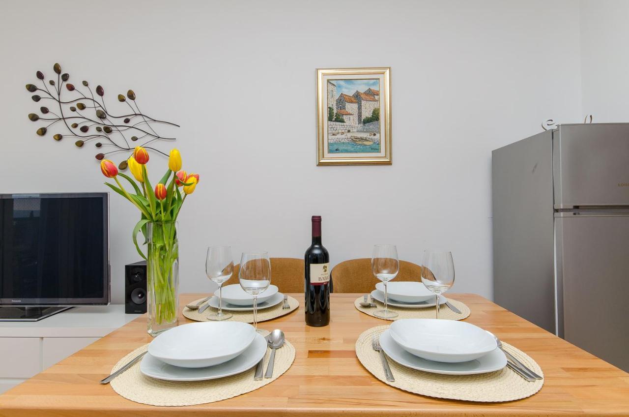 Spacious Smile With Terrace And Secure Garage Apartman