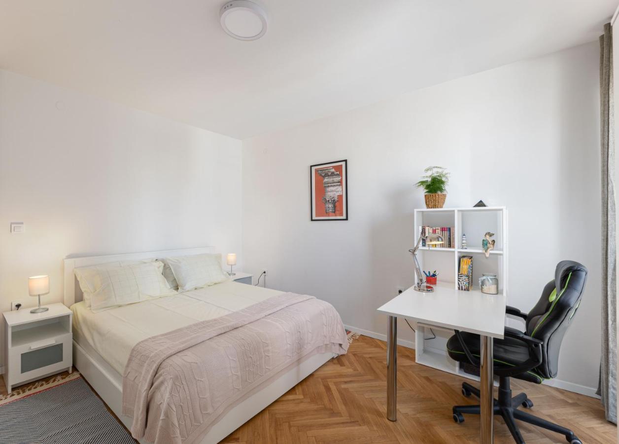 Apartamento Tranquil Retreat W/ Balcony Sea View & Workspace *