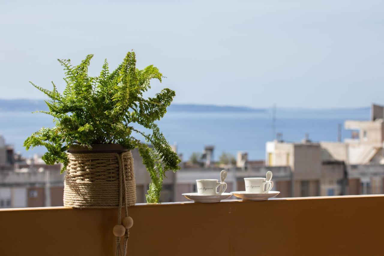 Tranquil Retreat W/ Balcony Sea View & Workspace