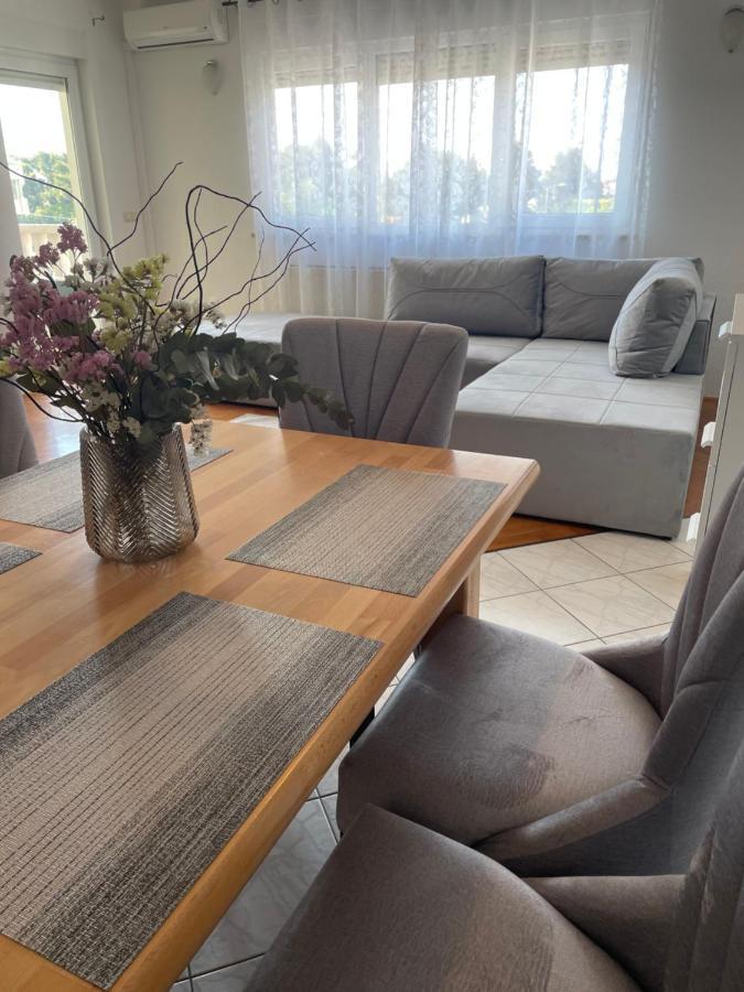 Isabell Apartment Split