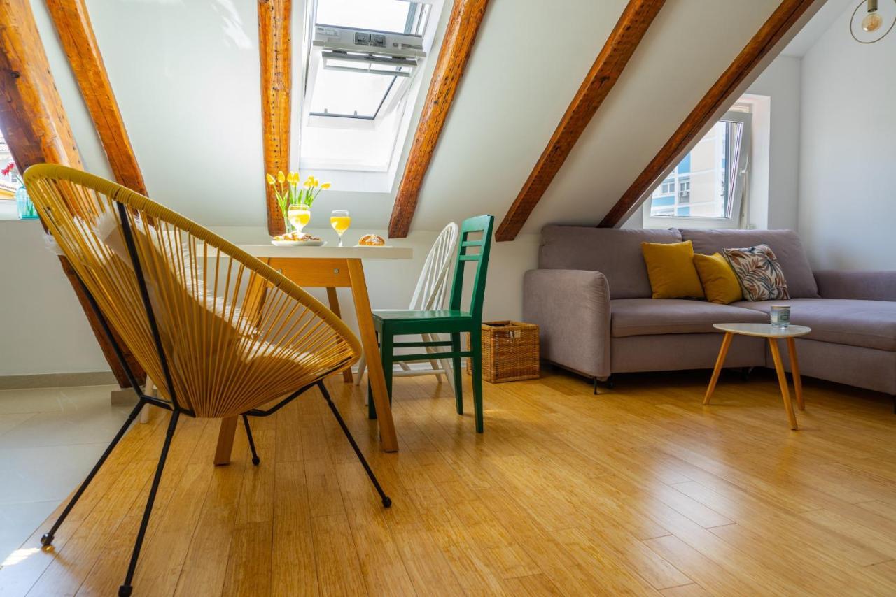 Cool Attic W Gallery In The Heart Of