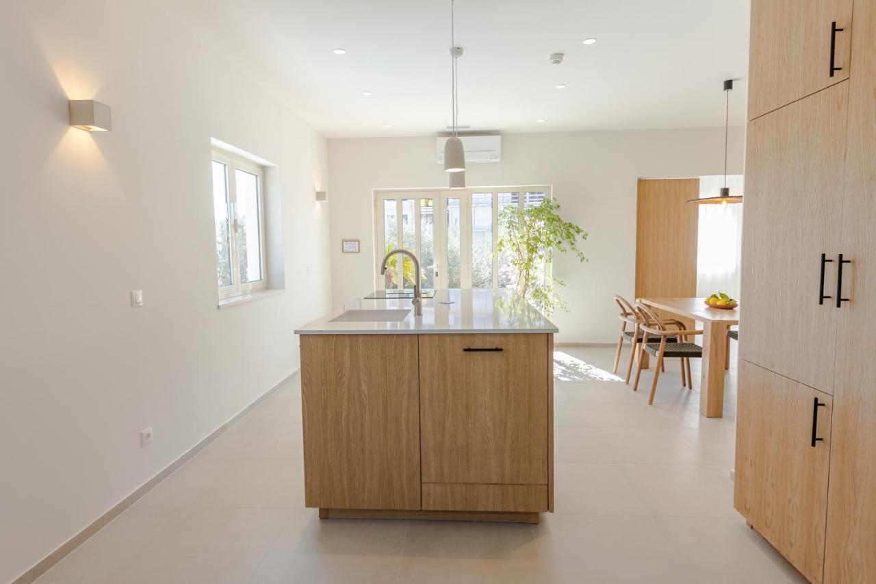 The Olive Poolhouse *