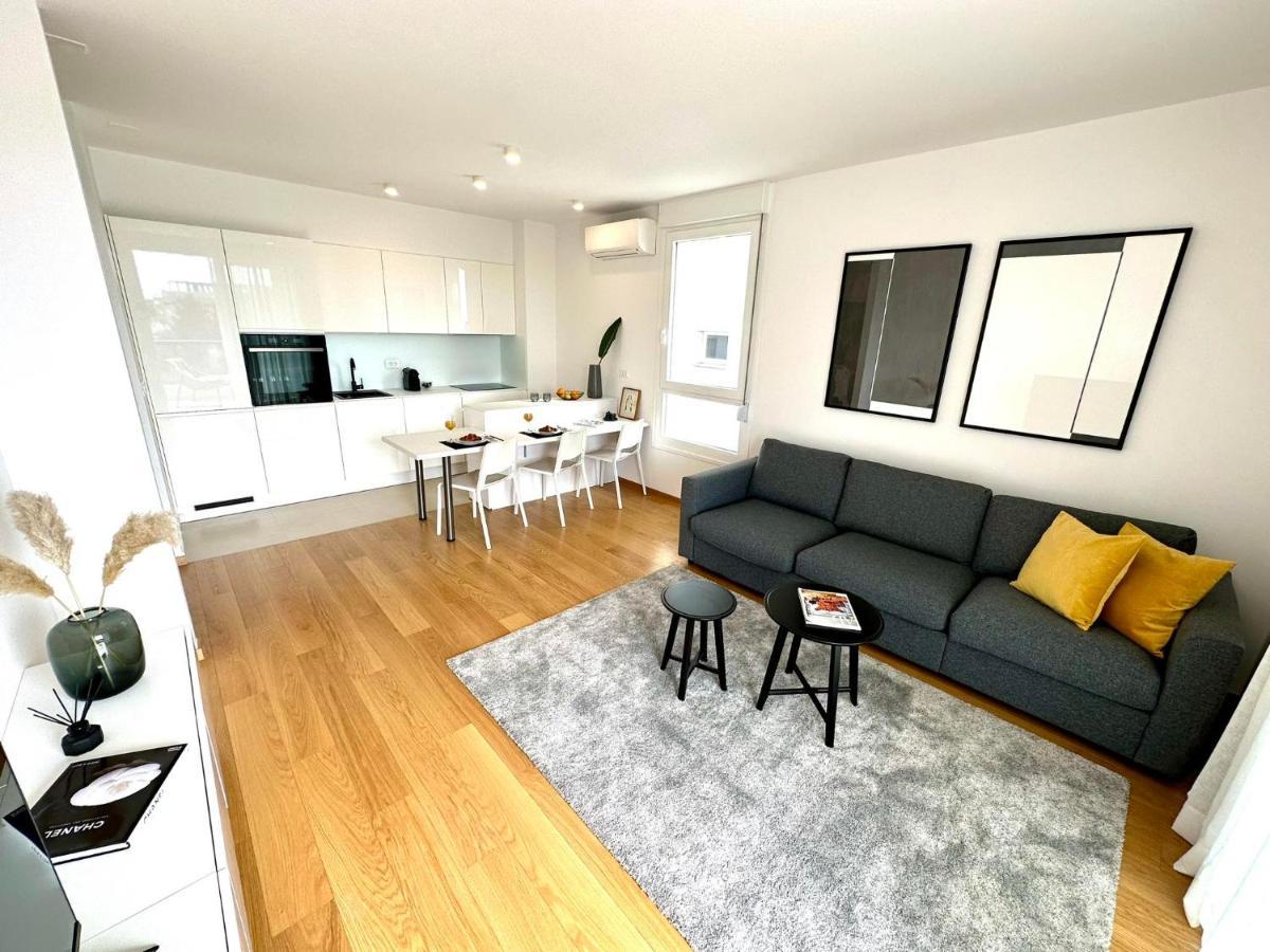 Sono - App With Garage&elevator Apartman