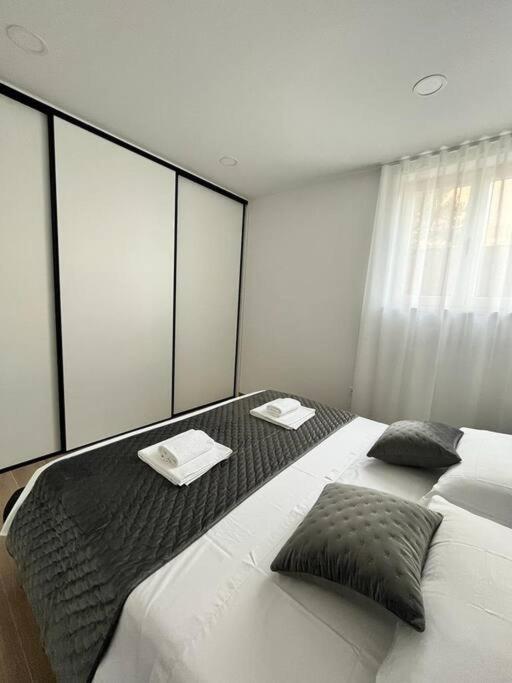 Apartment Blue With Shared Pool Split