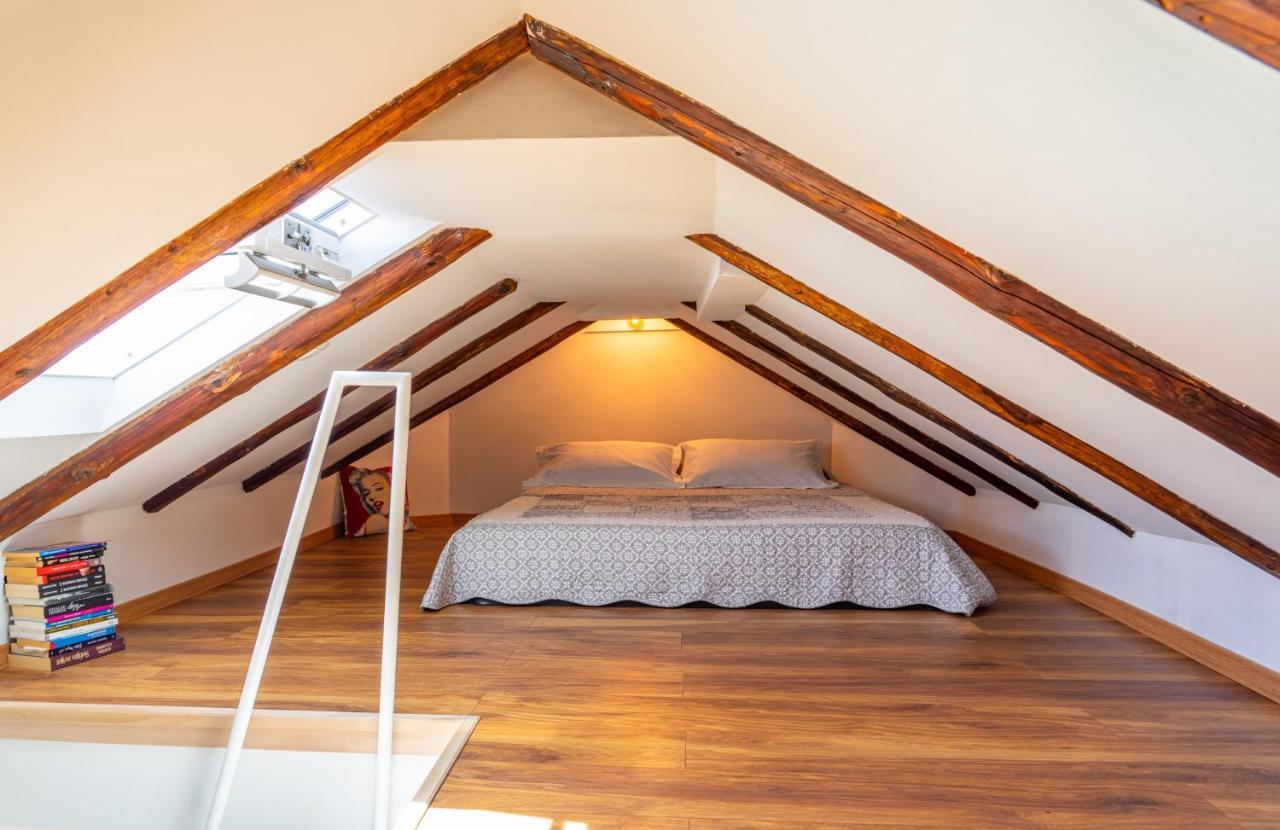 Apartment Cool Attic W Gallery In The Heart Of *