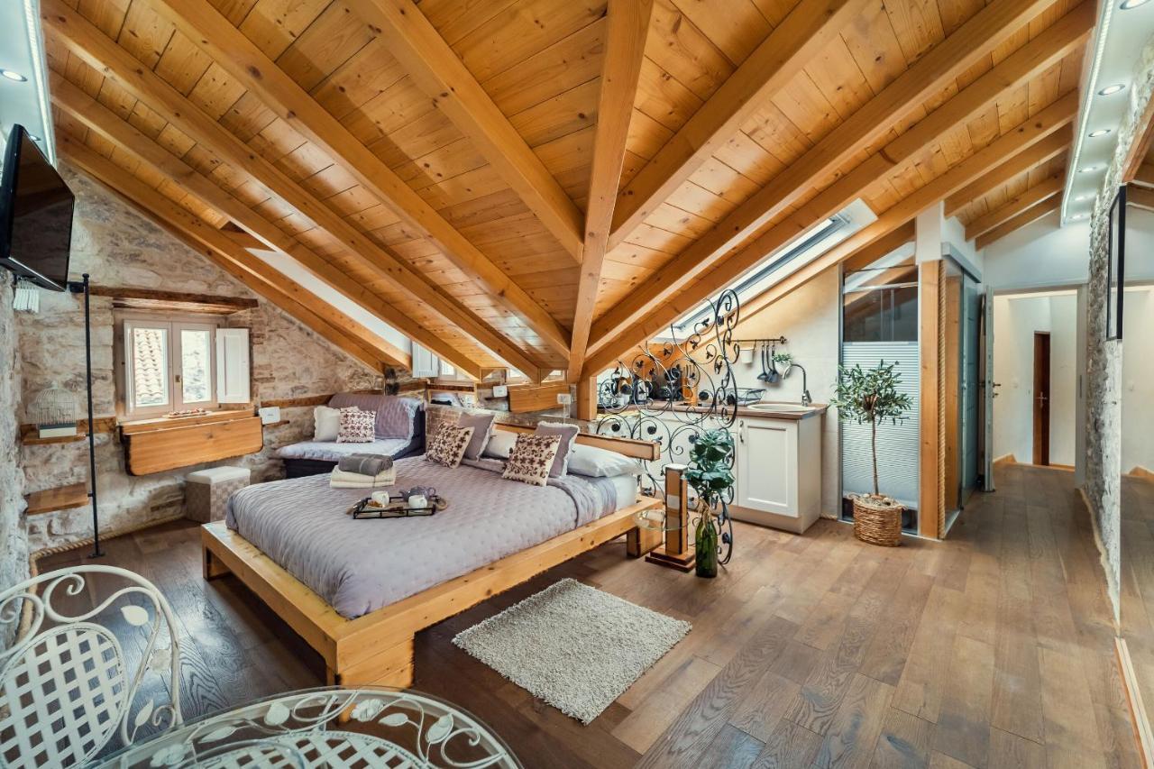 Gorgeous Historic Apartment *