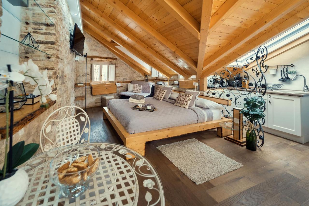 Gorgeous Historic Apartment *