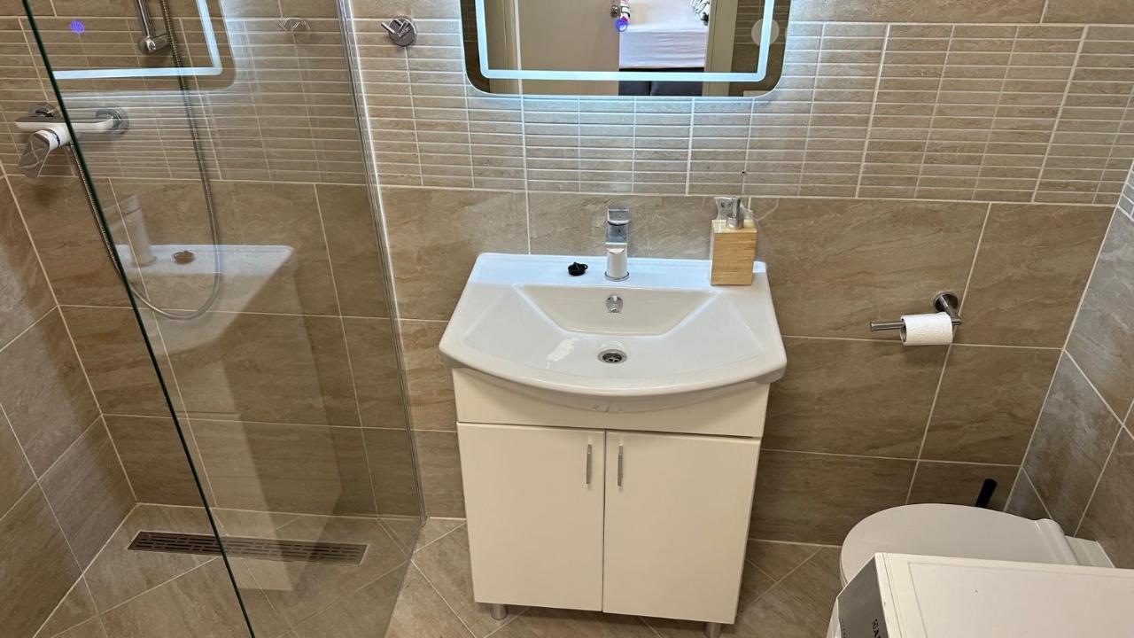 Iris Oasis Apartment Split