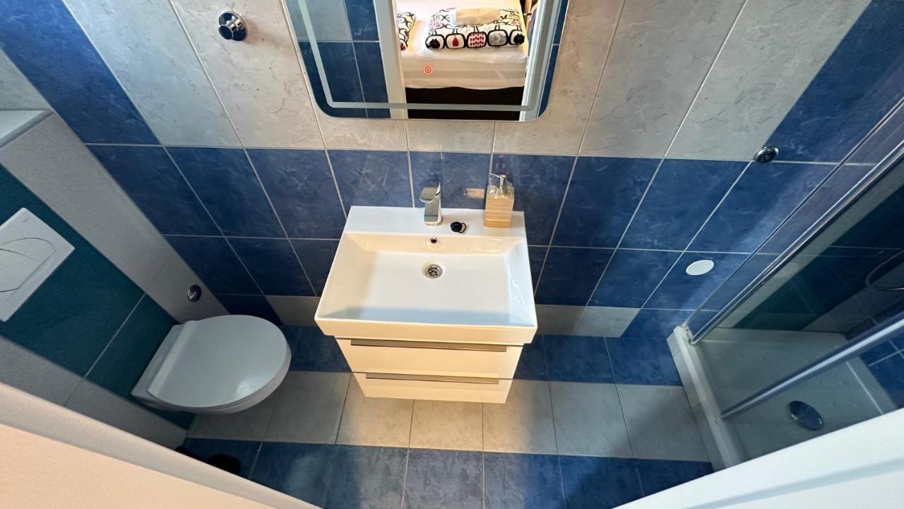 Iris Oasis Apartment Split