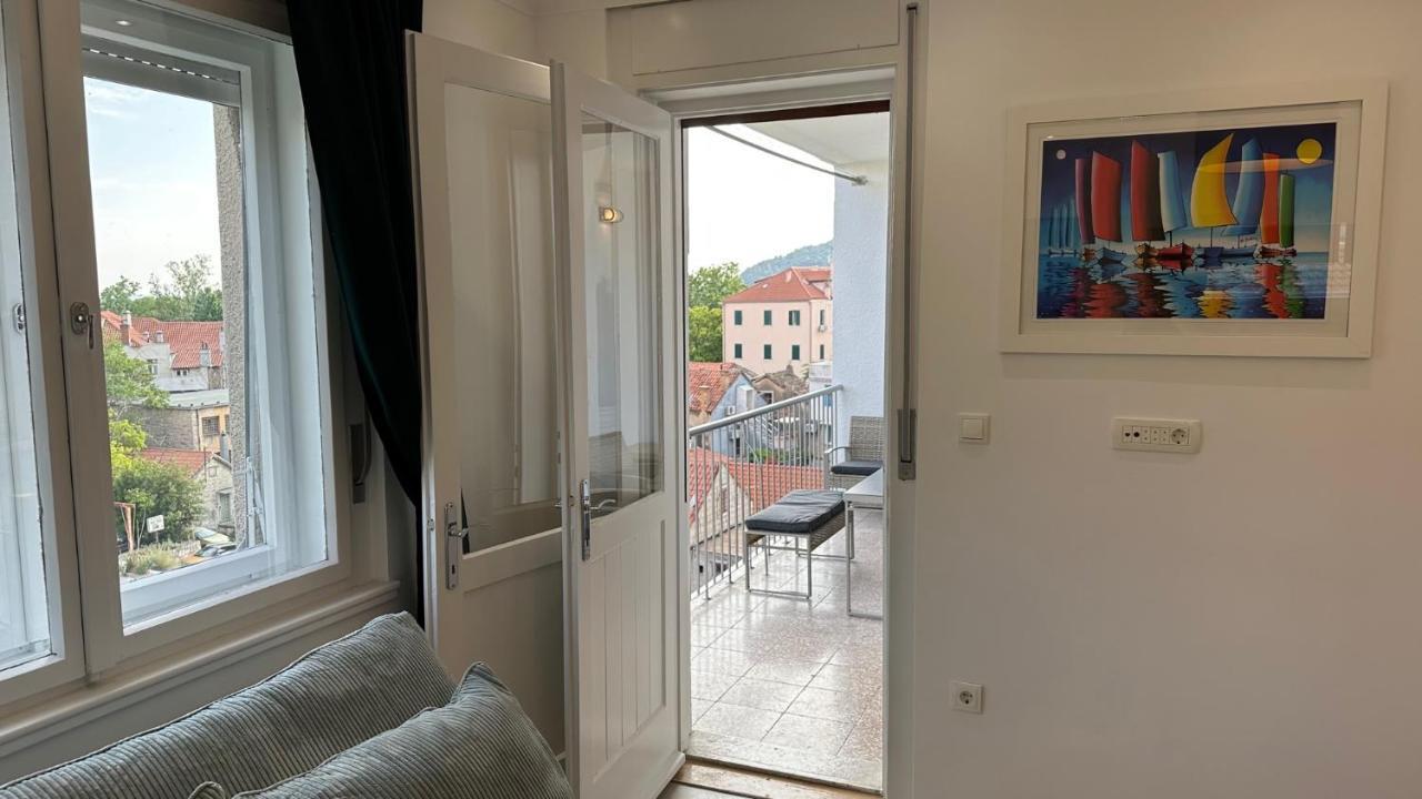 Iris Oasis Apartment