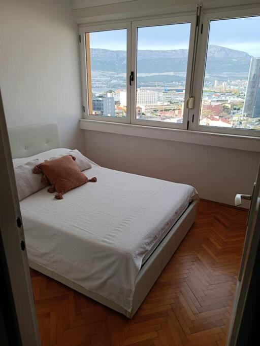 Apartment Tinel