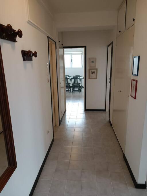 Apartment Tinel