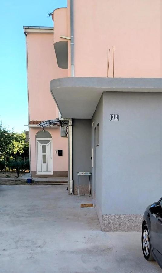 Neva With Free Private Parking Space Apartment *