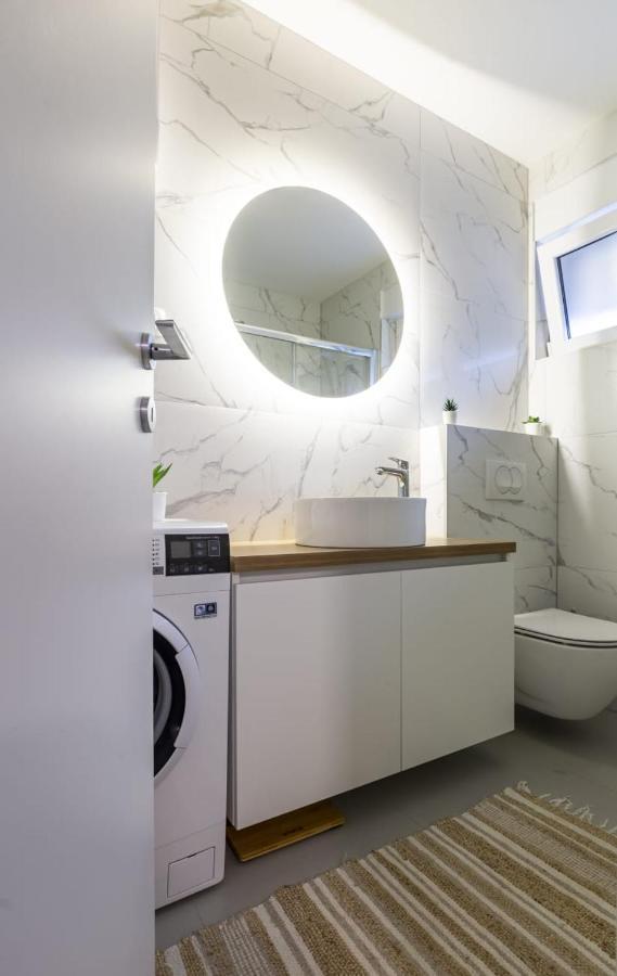 Luxury Lionessa