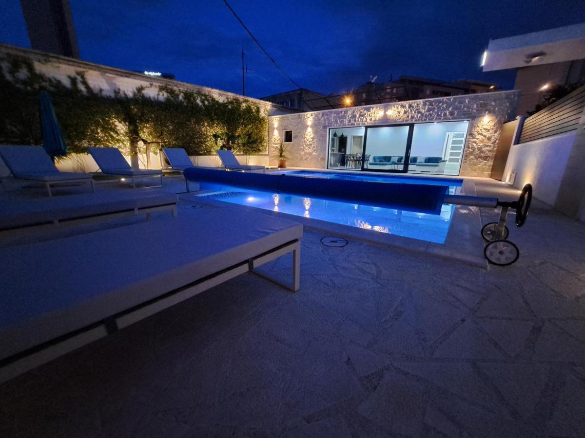 Enjoy Lux In Villa