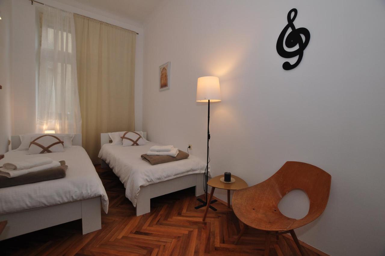 Moel Apartment