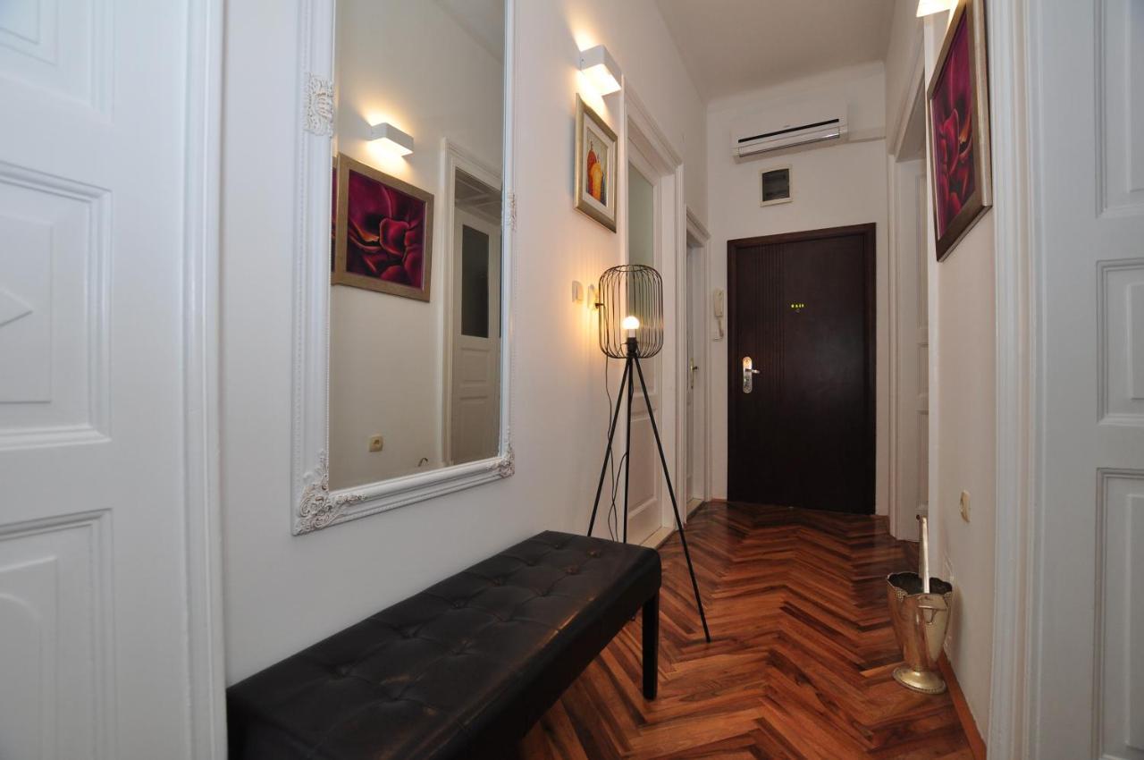 Moel Apartment