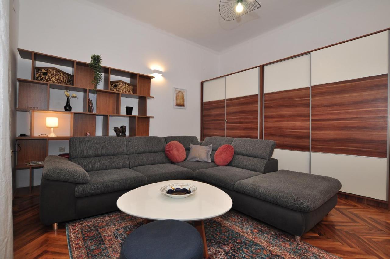 Moel Apartment
