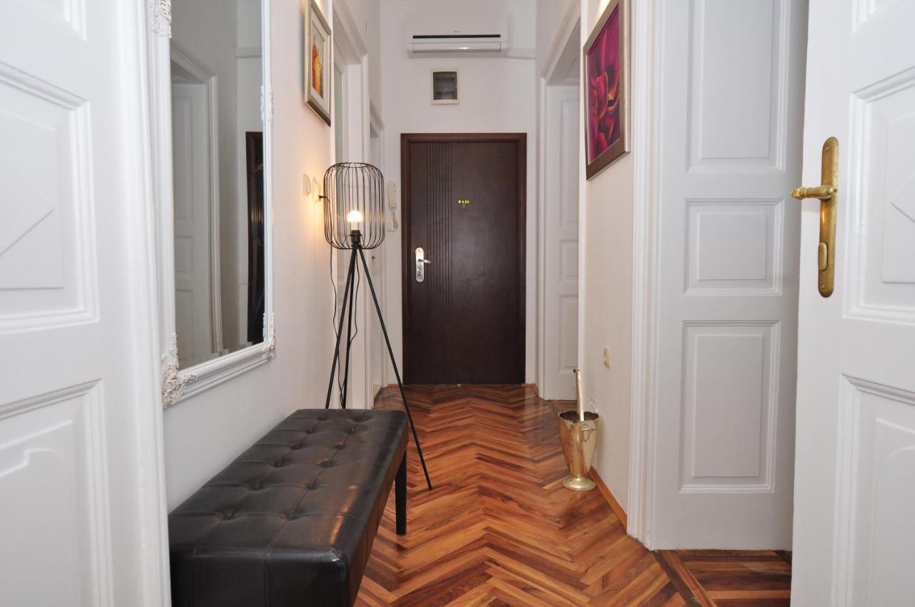 Moel Apartment