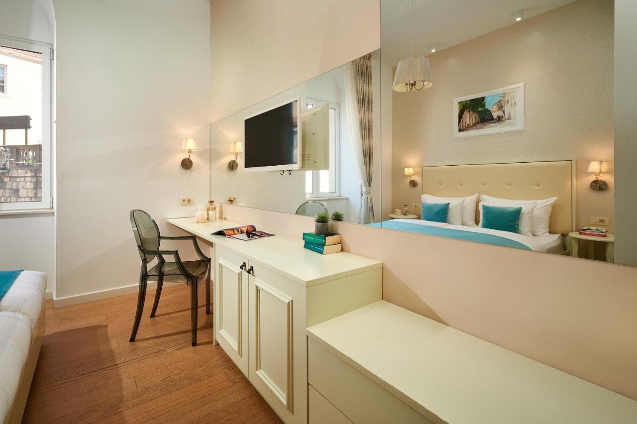 Olea Luxury Split