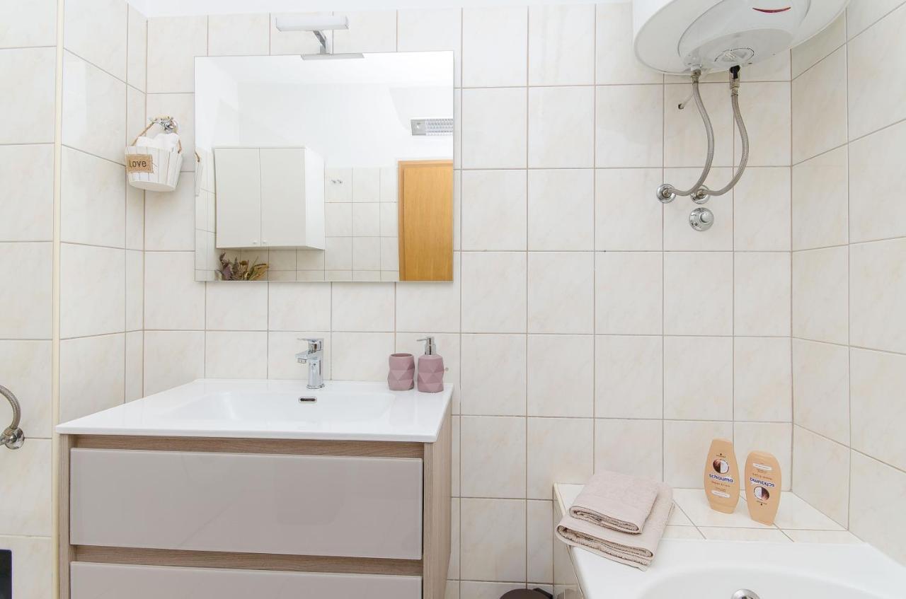 Spacious Smile With Terrace And Secure Garage Apartman *