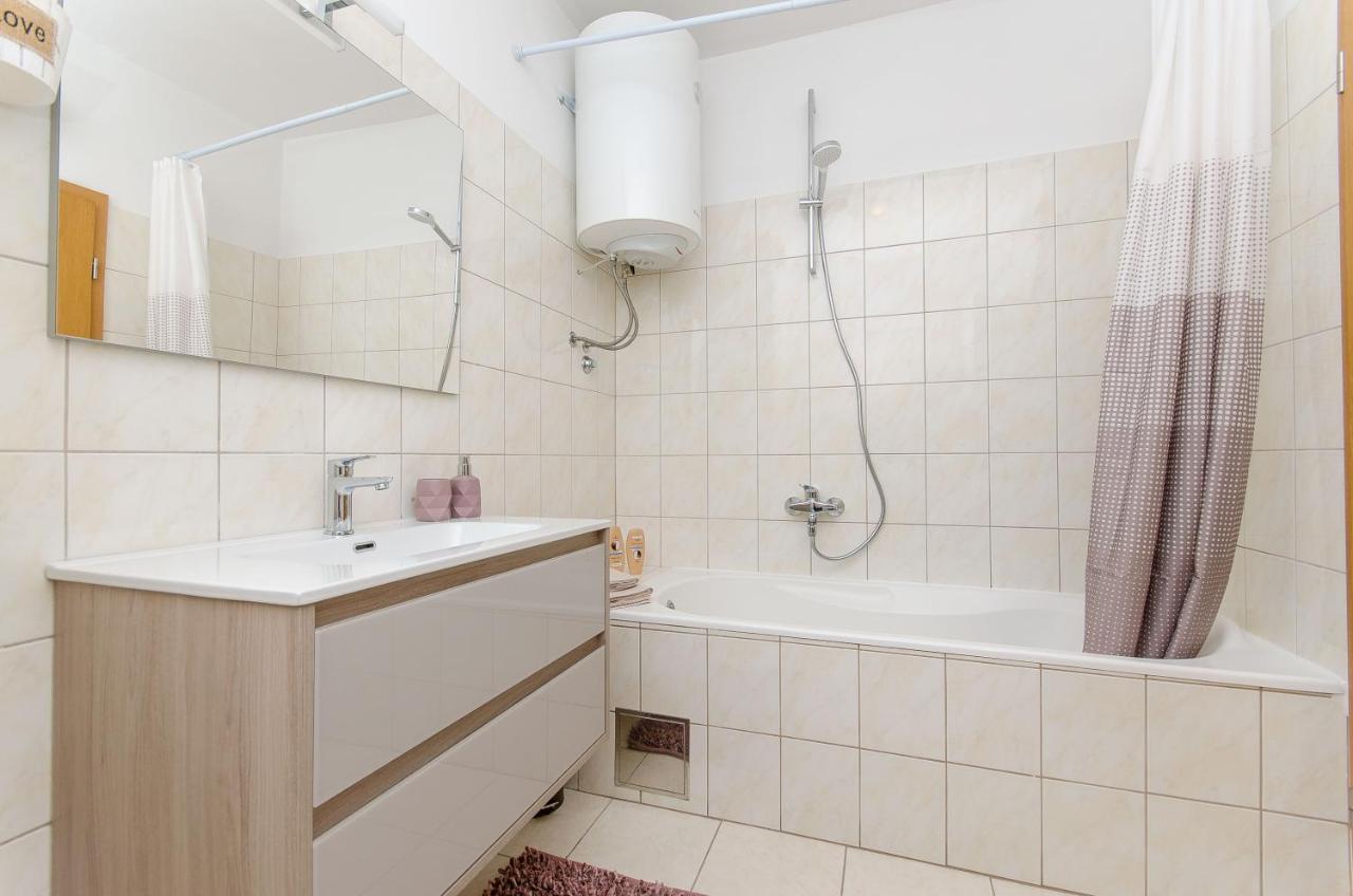 Apartman Spacious Smile With Terrace And Secure Garage *