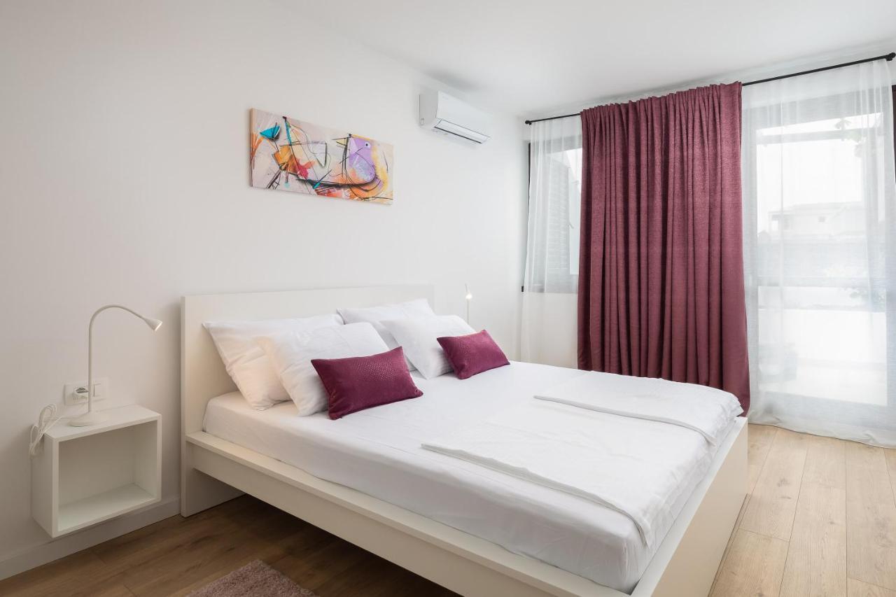 Lemon Tree Luxury, Free Parking
