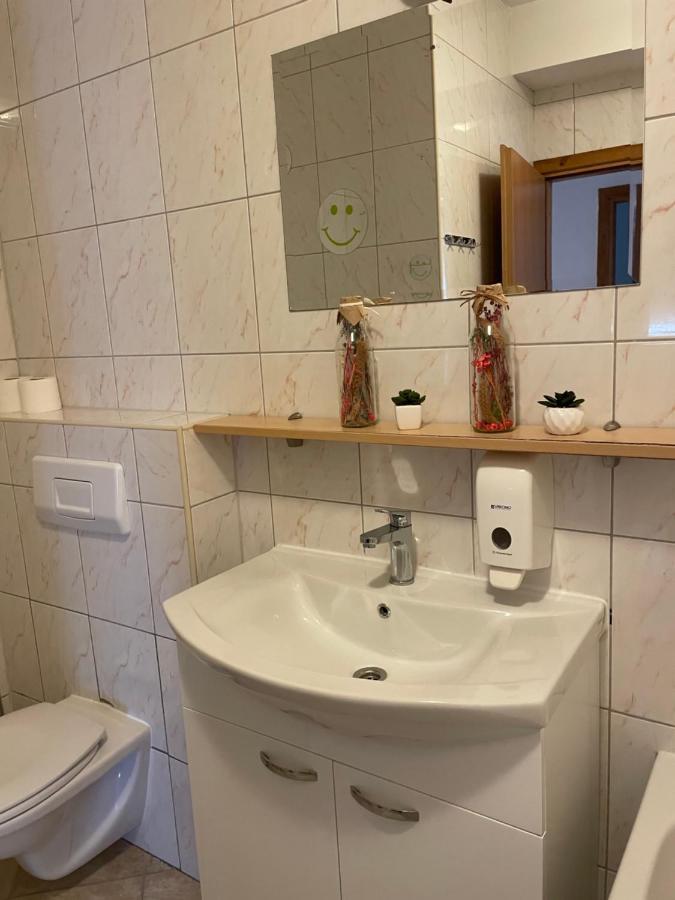 Isabell Apartment Split