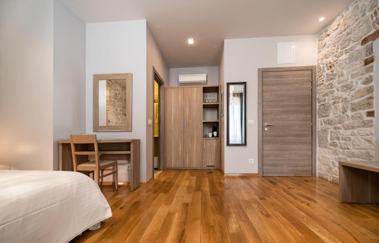 Tifani Luxury 2 *