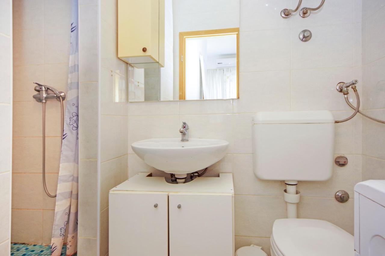 House Apartment *