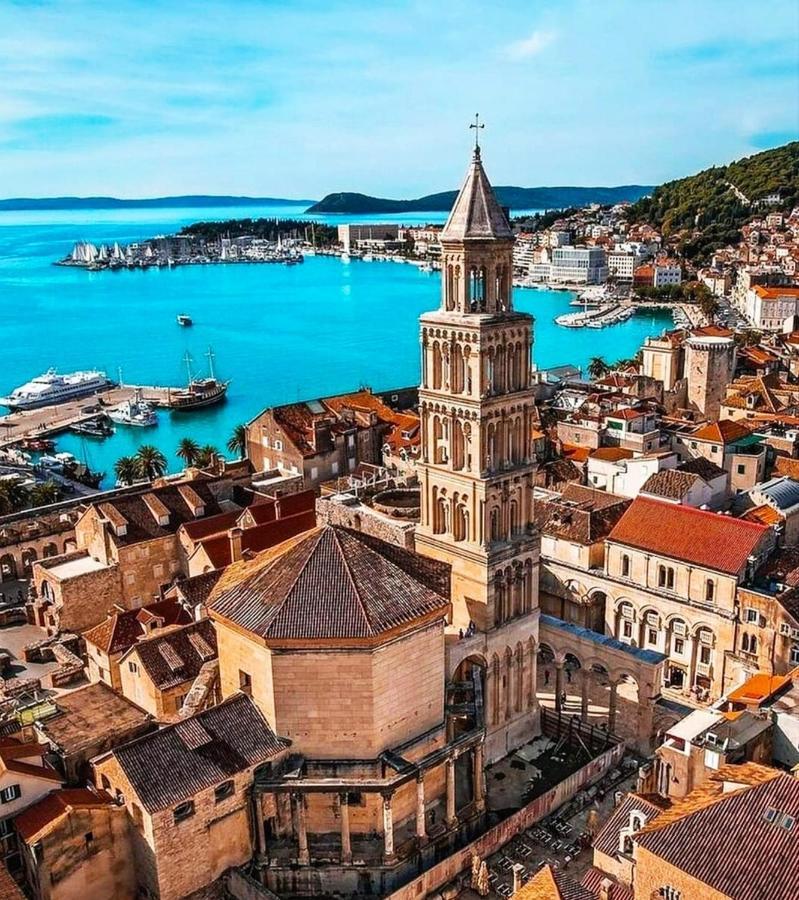 Evala Split