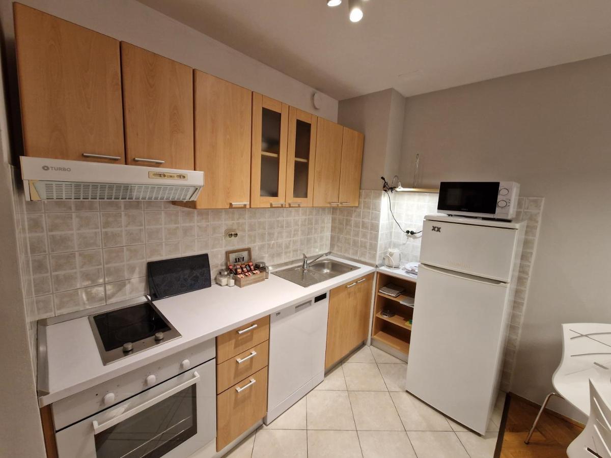 Josip Apartment *