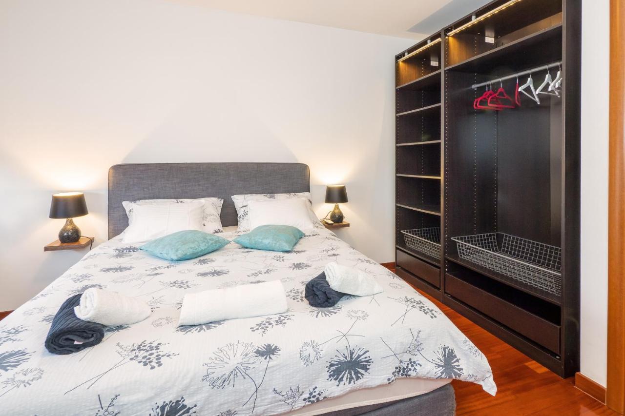 Airy 2-br Apt W/ Open Layout & Modern Design Apartment *