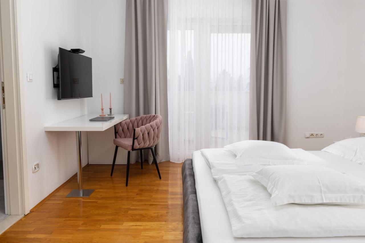 Bed & Breakfast Luxury Apartments Klara 5*