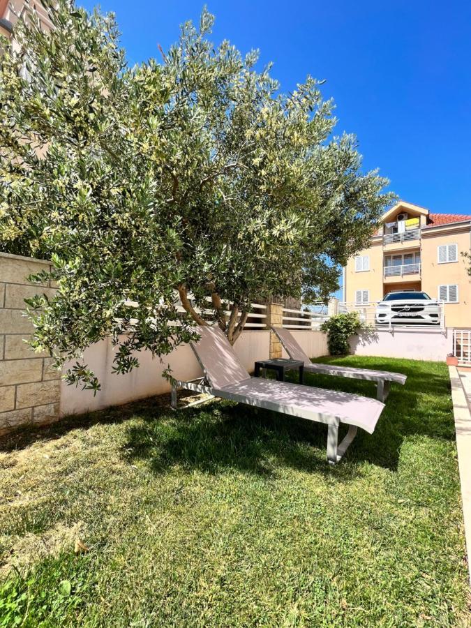 Apartment Blue With Shared Pool Split