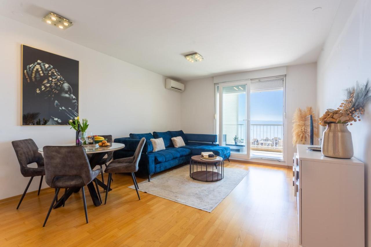 La Vista Apartment Split