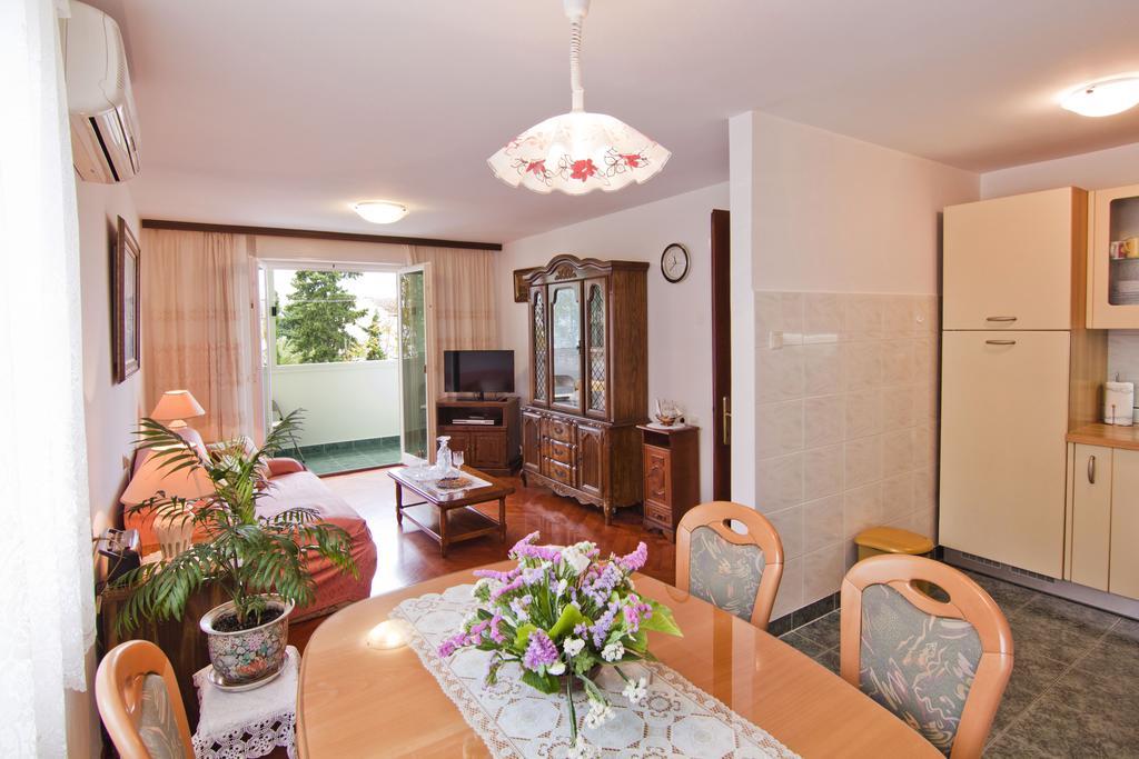 Tennis Apartman *